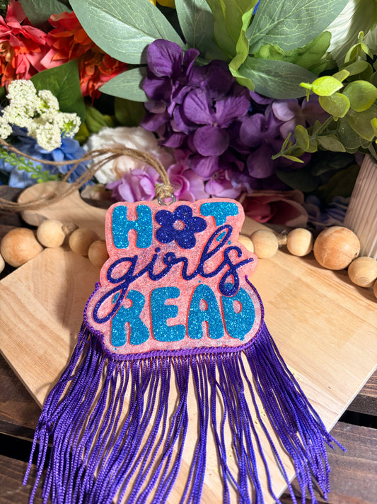 Hot Girls Read Freshie